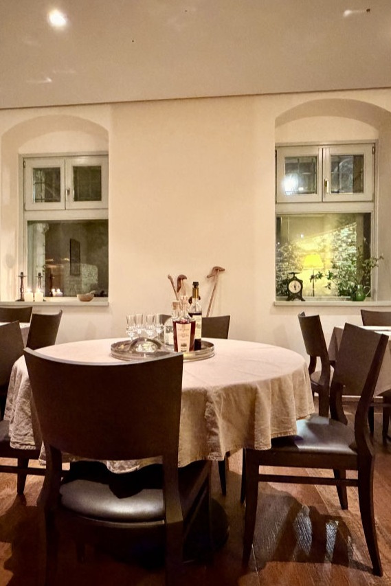Diava Restaurant Interior